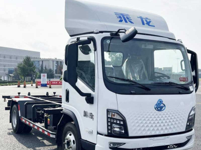 Chenglong Yiwei 2 Kontena Boleh Tukar Trak Ringan Elektrik: Analisis Mendalam Mengenai Kelebihan Eksport