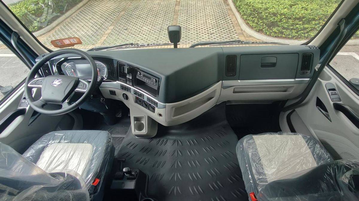 Chenglong H5 Ultra-Light Electric Tractor: Four Core Strengths Redefining Efficiency in Resource Transport